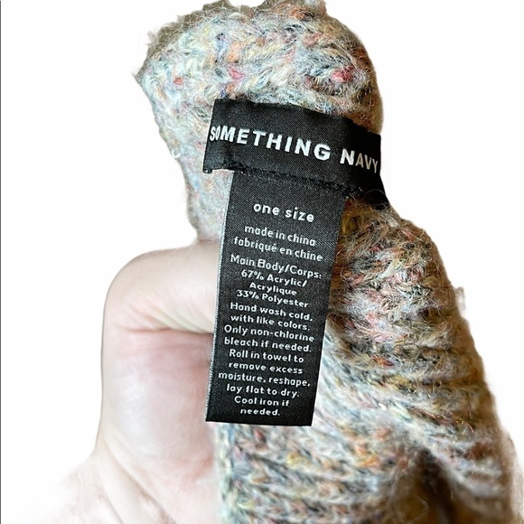 SOMETHING NAVY Gray/Multicolor Fuzzy Wide Scarf - Picture 3 of 3